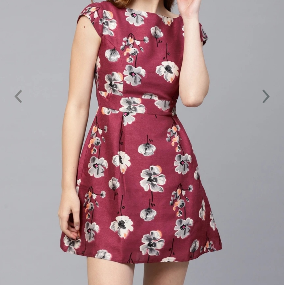 Dress - Picture 4 of 4